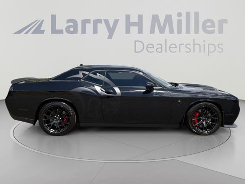 Used 2016 Dodge Challenger SRT Hellcat RWD image 6