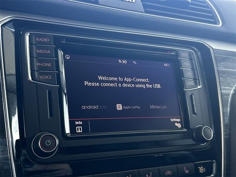 Used 2018 Volkswagen Passat 2.0T SE image 24