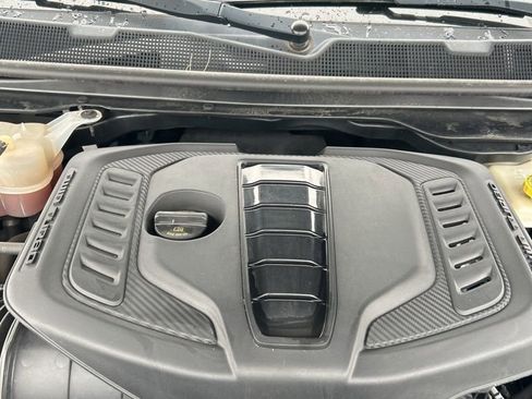 Used 2024 Jeep Wagoneer L Series II w/ Flexible Seating Group AWD/4WD image 4