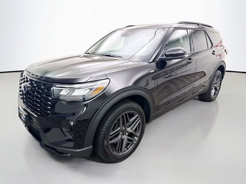 New 2026 Ford Explorer ST-Line w/ ST-Line Street Pack AWD/4WD image 3