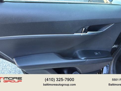 Used 2018 Toyota Camry SE image 30