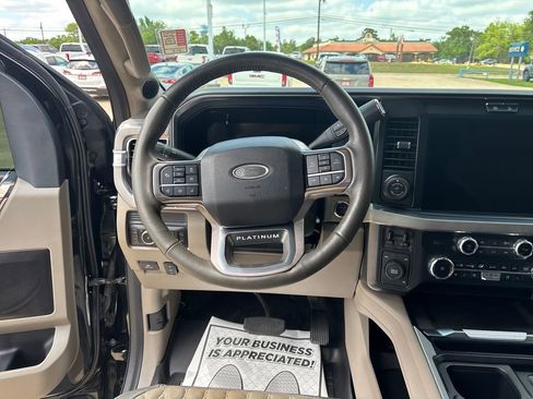 Used 2025 Ford F350 Platinum w/ Platinum Plus Package AWD/4WD image 14