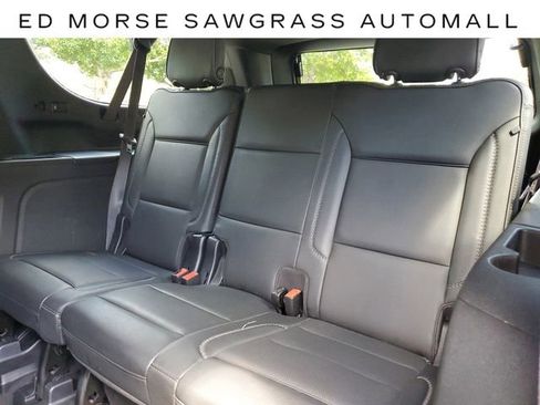 Used 2022 GMC Yukon XL Denali image 11