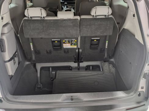 Used 2022 Toyota Sienna LE FWD image 12