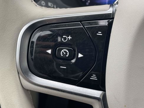 Certified 2024 Volvo XC60 B5 Ultimate w/ Protection Package Premier AWD/4WD image 21