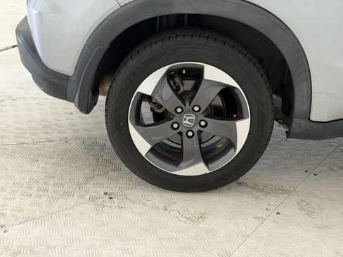 Used 2018 Honda HR-V EX image 11