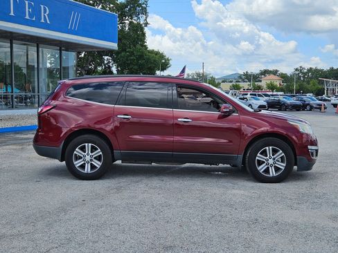 Used 2017 Chevrolet Traverse LT FWD image 7