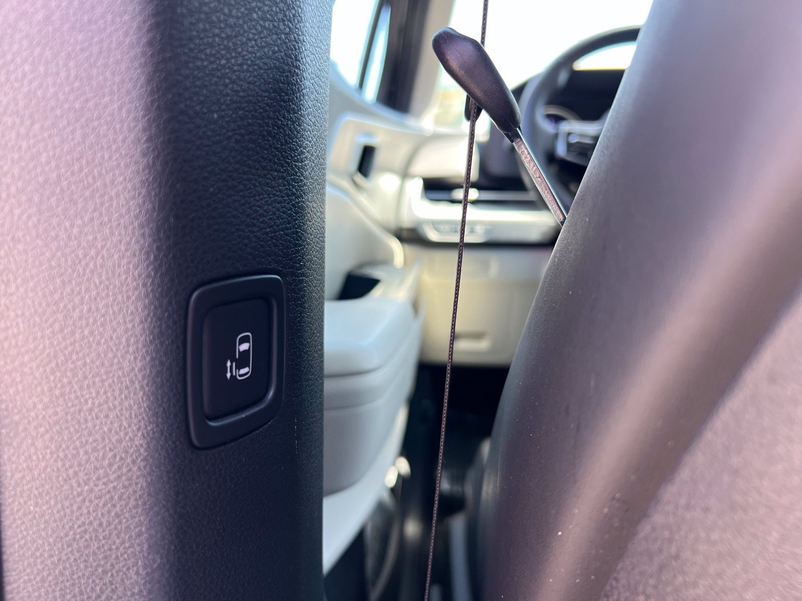 Used 2024 Kia Carnival LX FWD image 51