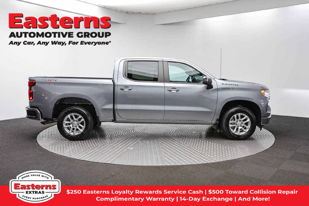 Used 2023 Chevrolet Silverado 1500 LT AWD/4WD image 5