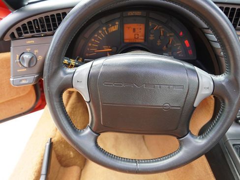 Used 1990 Chevrolet Corvette ZR-1 RWD image 23