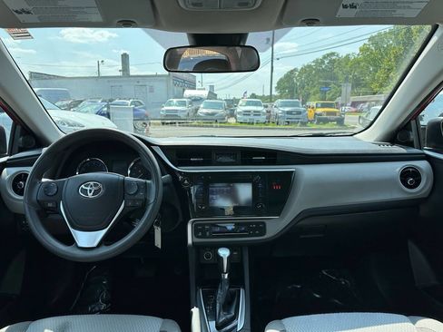Used 2018 Toyota Corolla LE image 17