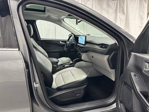 Used 2025 Ford Escape Platinum image 53