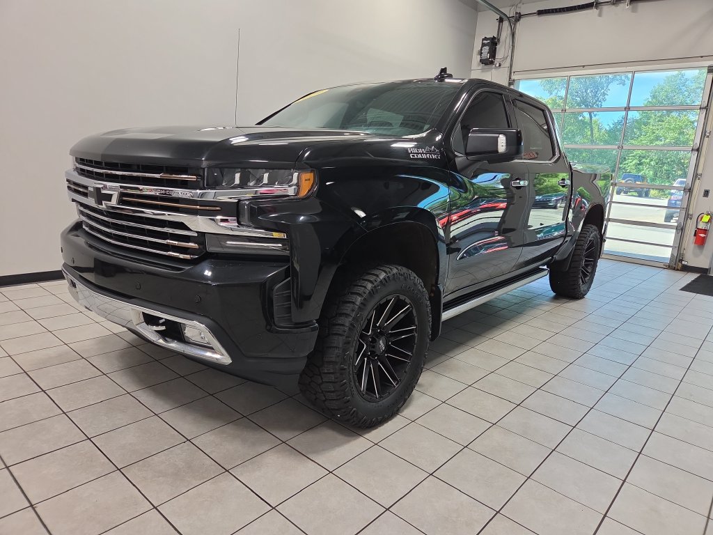 Used 2019 Chevrolet Silverado 1500 High Country w/ Technology Package AWD/4WD image 3