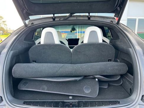 Used 2022 Tesla Model X image 32