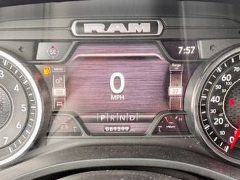 Used 2022 RAM 1500 Big Horn AWD/4WD image 12