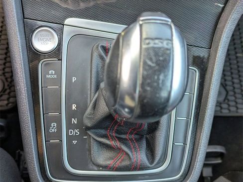 Used 2017 Volkswagen GTI SE image 27