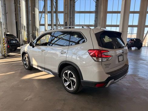 Used 2023 Subaru Forester Touring image 5