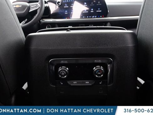 New 2026 Chevrolet Suburban High Country AWD/4WD image 17