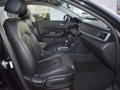 Used 2020 Kia Optima SE image 37