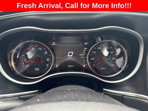 Used 2015 Dodge Charger SXT RWD image 5