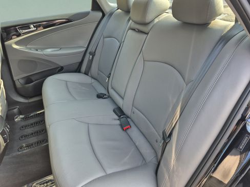 Used 2012 Hyundai Sonata Limited w/ Navigation Pkg FWD image 16