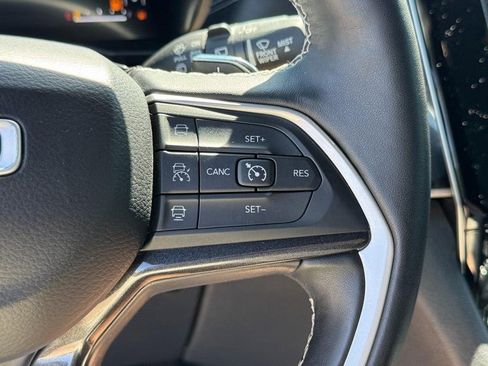 Used 2021 Jeep Grand Cherokee L Laredo AWD/4WD image 18