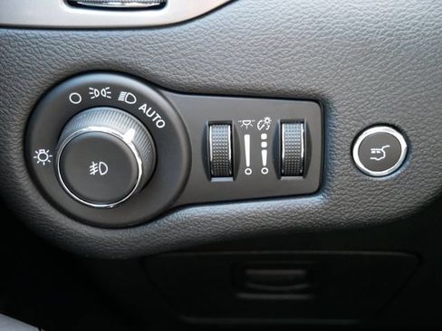 Used 2020 Jeep Cherokee Limited AWD/4WD image 23