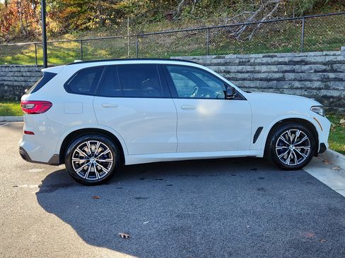 Used 2020 BMW X5 M50i w/ Executive Package image 11