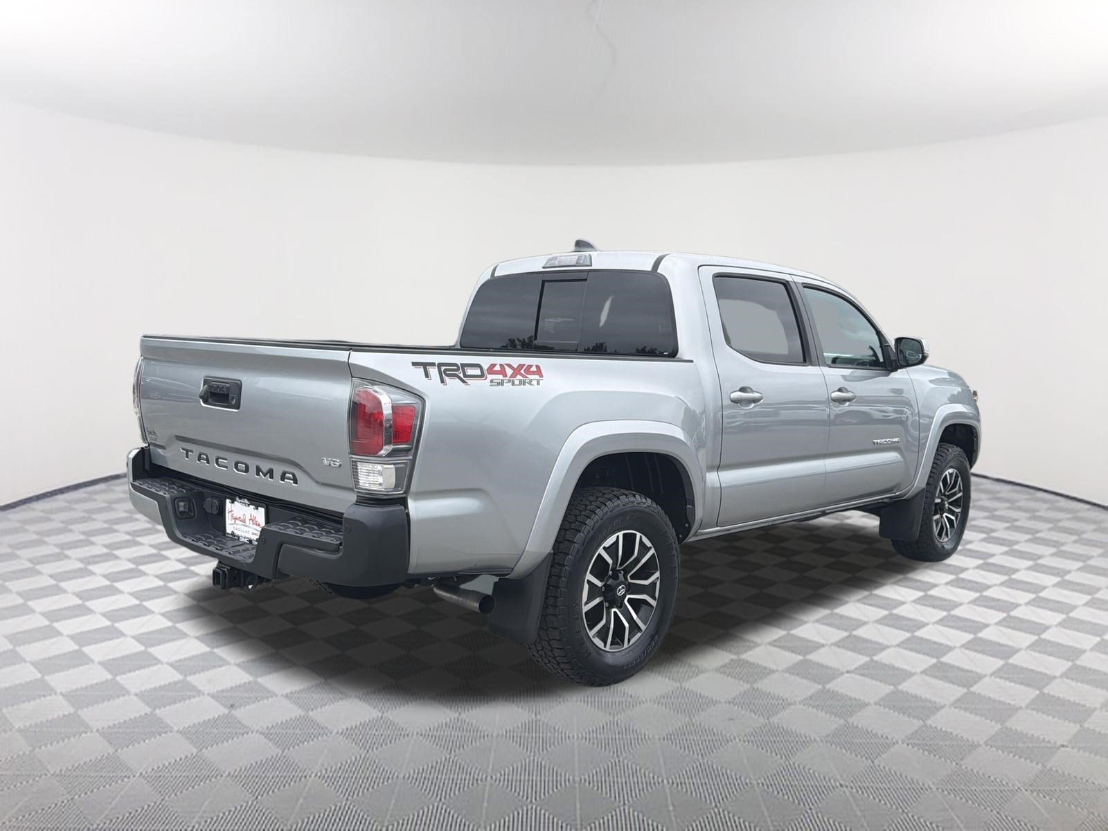 Used 2022 Toyota Tacoma TRD Sport w/ TRD Premium Sport Package AWD/4WD image 6