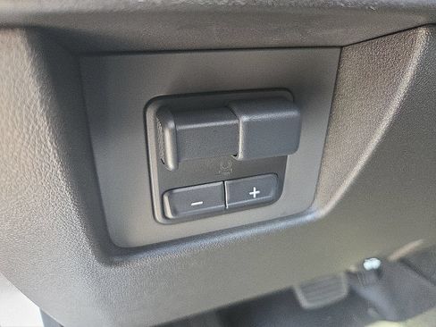 Used 2025 GMC Canyon AT4 w/ Nightfall Edition AWD/4WD image 11