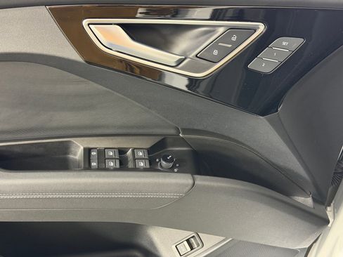Used 2025 Audi Q4 e-tron Premium w/ Premium Plus RWD image 13