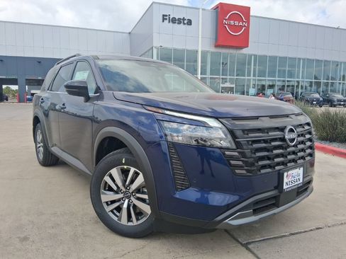 New 2026 Nissan Pathfinder SL AWD/4WD image 1