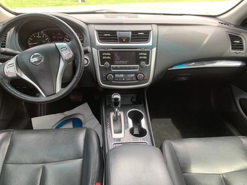 Used 2016 Nissan Altima 2.5 SL w/ Moonroof Package FWD image 16