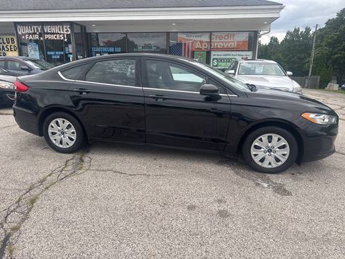 Used 2019 Ford Fusion S FWD image 9