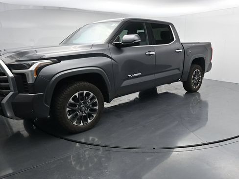 Used 2025 Toyota Tundra Limited AWD/4WD image 4