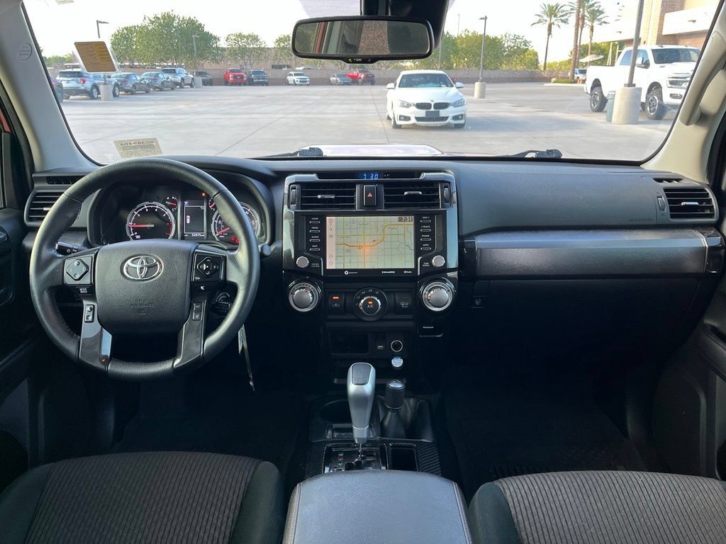 Used 2020 Toyota 4Runner TRD Off-Road AWD/4WD image 11