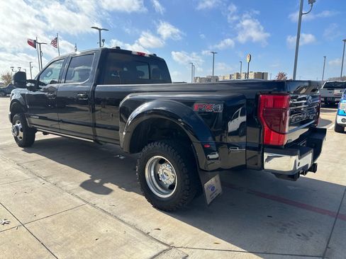 Used 2022 Ford F350 Lariat w/ Lariat Ultimate Package image 3