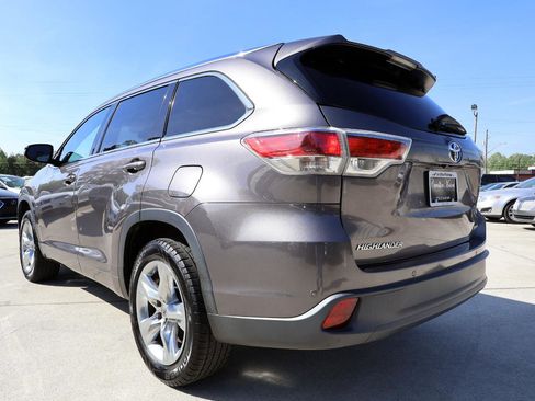 Used 2015 Toyota Highlander Limited image 4