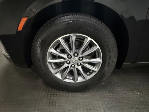 Used 2023 Buick Enclave Essence image 11