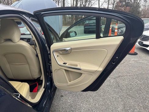 Used 2014 Volvo S60 T5 image 18
