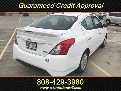 Used 2016 Nissan Versa SV FWD image 3