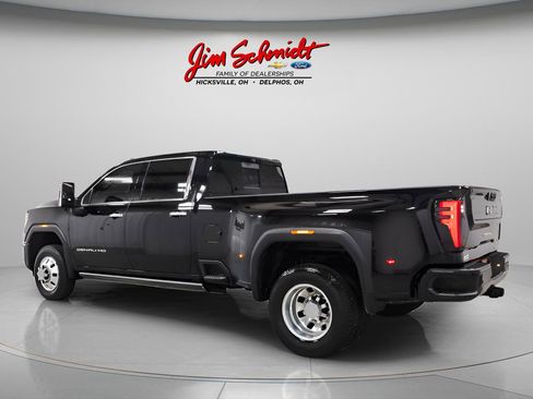 Used 2025 GMC Sierra 3500 Denali w/ Denali Reserve Package AWD/4WD image 4