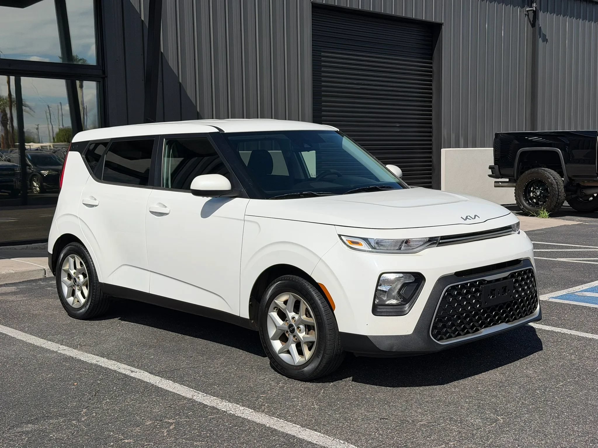 Used 2022 Kia Soul LX w/ Technology Package FWD image 13
