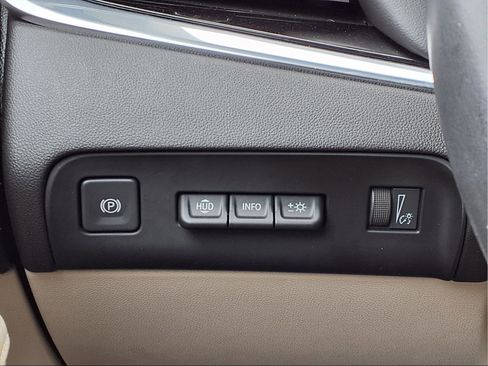 Used 2023 Buick Enclave Avenir AWD/4WD image 16