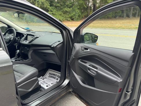 Used 2018 Ford Escape SEL image 12