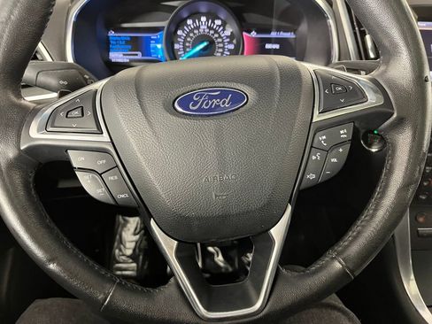 Used 2015 Ford Edge Titanium image 23