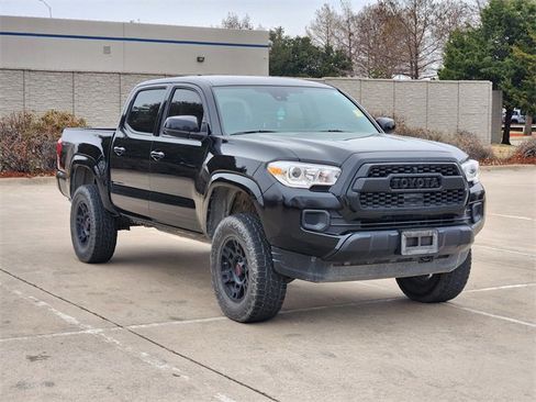 Used 2023 Toyota Tacoma SR image 3