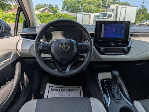Used 2024 Toyota Corolla LE FWD image 29