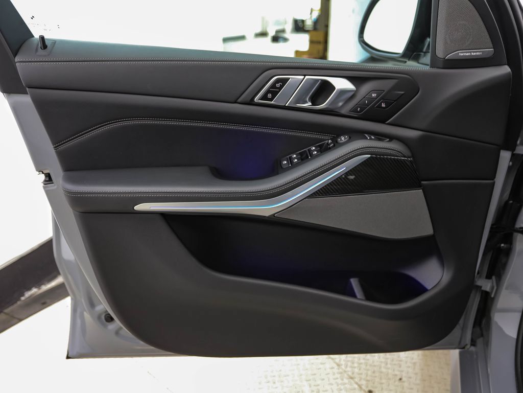 Certified 2024 BMW X5 M60i AWD/4WD image 9