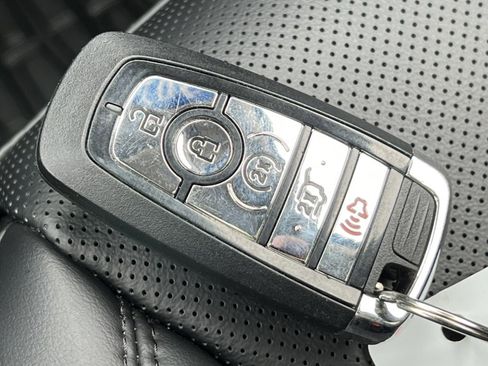 Used 2023 Lincoln Corsair AWD w/ Equipment Group 101A image 29